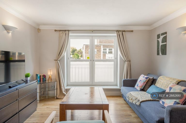 2 bedroom flat in Chelsea Court, London, N1 (2 bed) (#2662661)