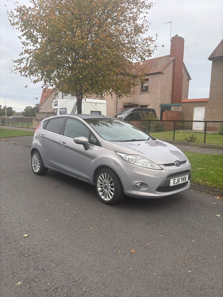 Ford, FIESTA, Hatchback, 2011, Manual, 1560 (cc), 5 doors