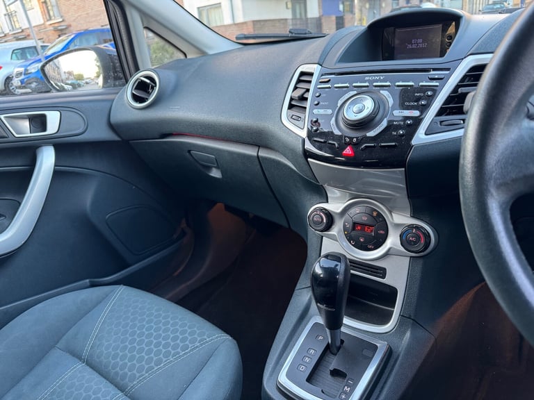 2012 Ford Fiesta 1.4 Titanium 5dr Auto HATCHBACK Petrol Automatic