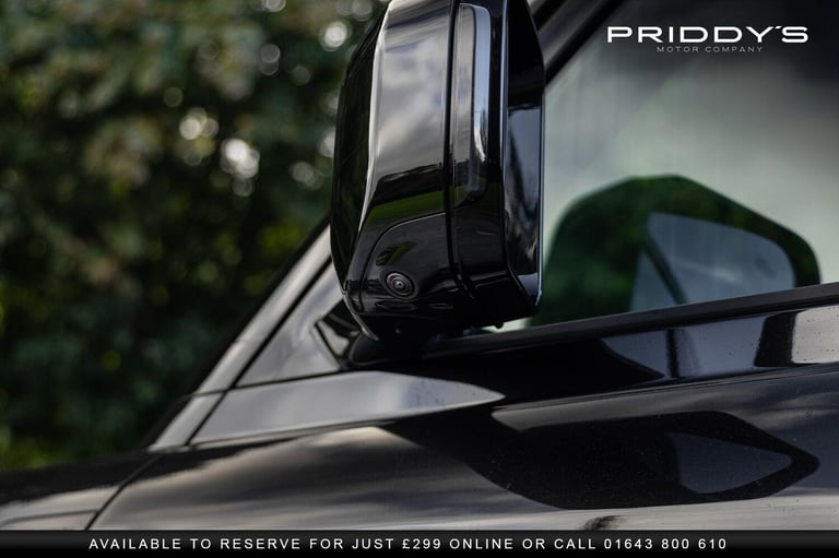 LAND ROVER DEFENDER 90 2.0 P300 X-Dynamic HSE - Amazing spec. Massive presence.