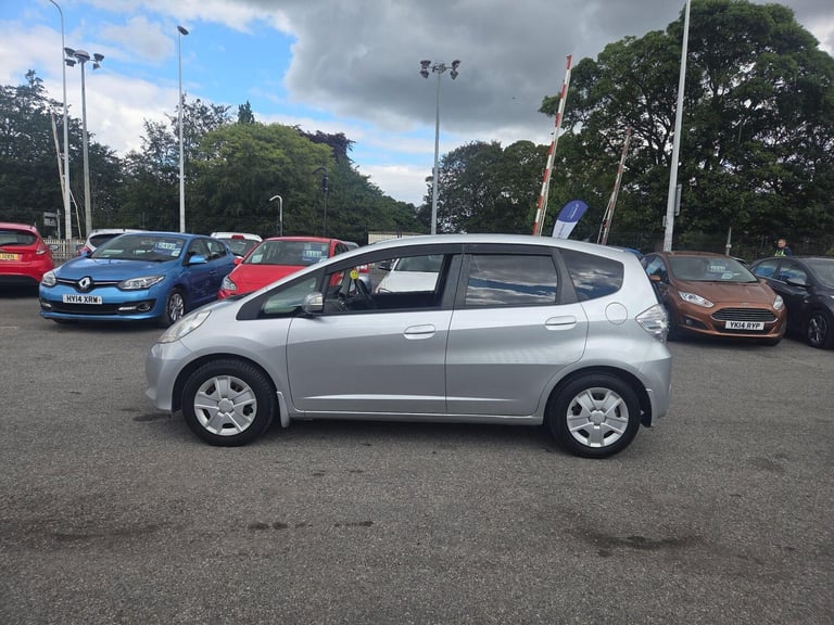 2025 Honda Fit HYBRID ELECTRIC Manual