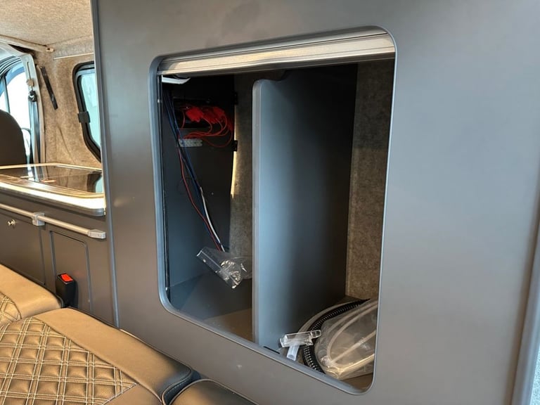 2015 Renault Trafic 1.6 dCi 27 Business camper conversion, 6 seats 5dr Diesel Manual SWB Standa C...