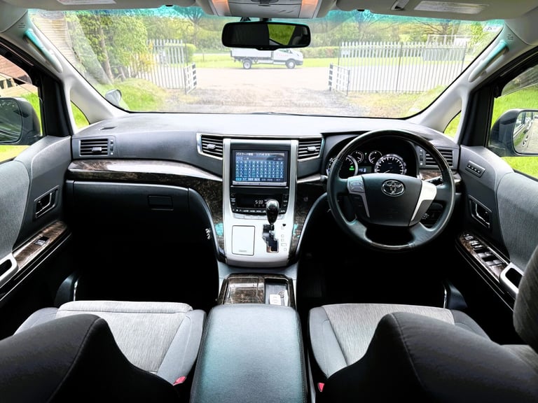 FRESH IMPORT 2014 TOYOTA VELLFIRE 2.4 PETROL/ELECTRIC HYBRID ULEZ COMPLIANT