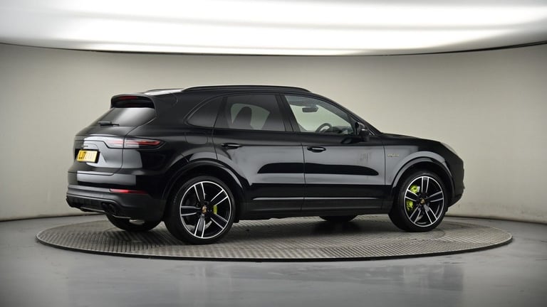 2022 Porsche Cayenne 3.0 V6 E-Hybrid 17.9kWh Platinum Edition TiptronicS 4WD Euro 6 (s/s) 5dr (3 ...