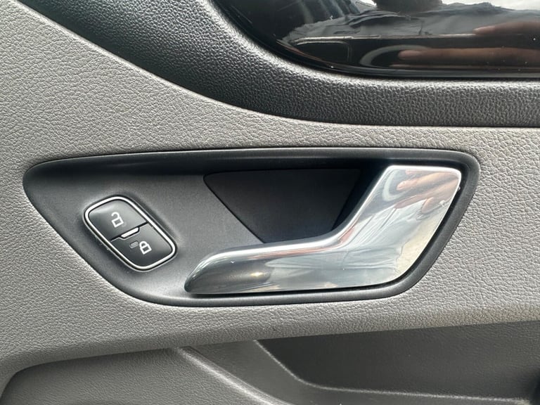 2019 Ford Transit Custom 2.0 TDCi 170ps Low Roof D/Cab Sport Van Auto PANEL VAN DIESEL Automatic