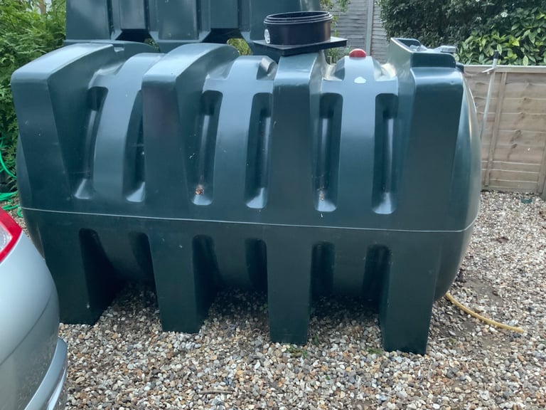 Oil tank