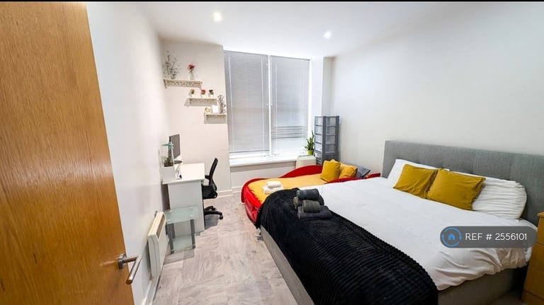 2 bedroom flat in Mcilroys Building, Reading, RG1 (2 bed) (#2556101)