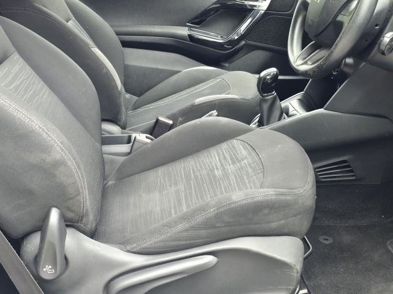 PEUGEOT 208, 2013, 1.0 PETROL MANUAL, MOT AUGUST 2026. SERVICE HISTORY. VERY CHEAP TO RUN 