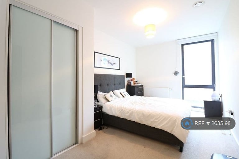 image for 2 bedroom flat in Greater London, Greater London, E14 (2 bed) (#2635198)