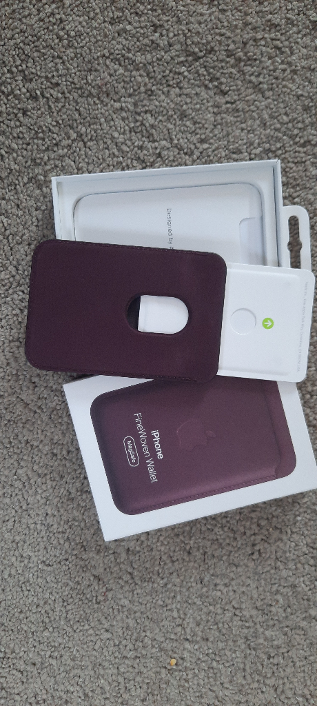 iPhone 14 Pro Max silicone case (magsafe in Chalk Pink) and magsafe wallet (Mulberry)