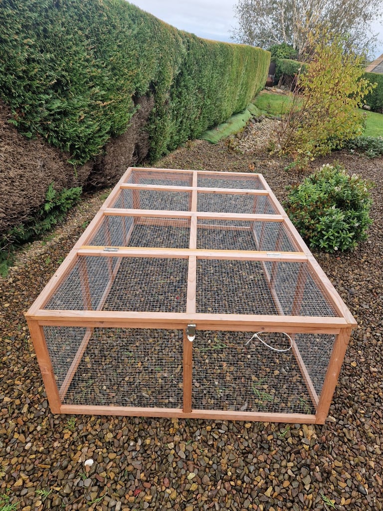 Rabbit hutches, Outside run, Food & Accessories 