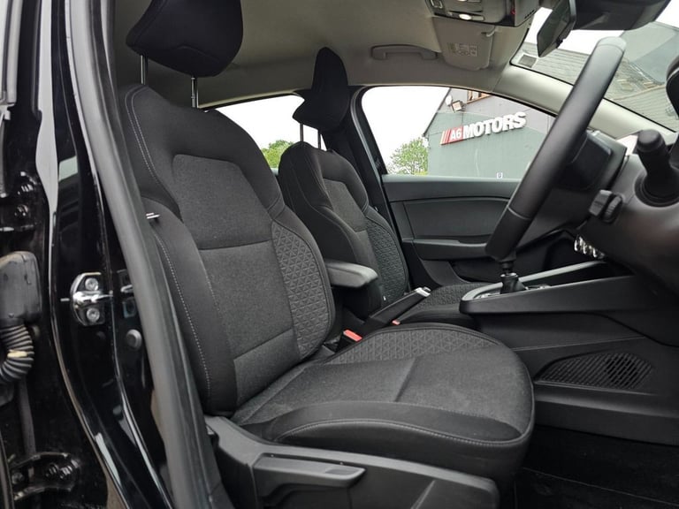 2021 Renault Clio 1.0 TCe 90 Iconic 5dr HATCHBACK PETROL Manual