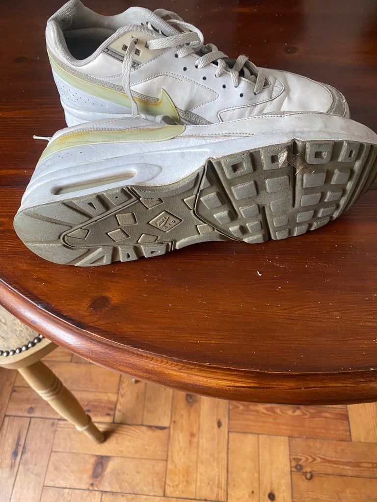 Nike Men’s White Leather trainers size 10