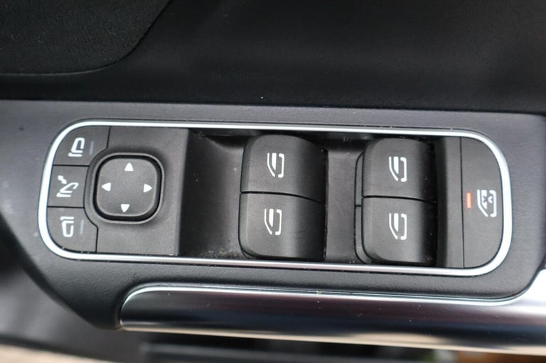 MERCEDES-BENZ EQA EQA 250 66.5kWh AMG Line Auto 5dr 2022
