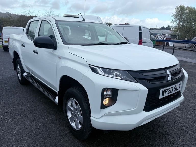 2020 Mitsubishi L200 2.2 DI-D DC 4Life Pickup Double Cab 4dr Diesel Manual 4WD Euro 6 (s/s) (150 ...