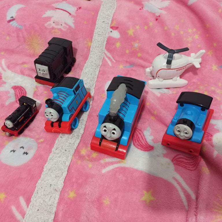 Thomas the tank engine plastic toy bundle set - please read description