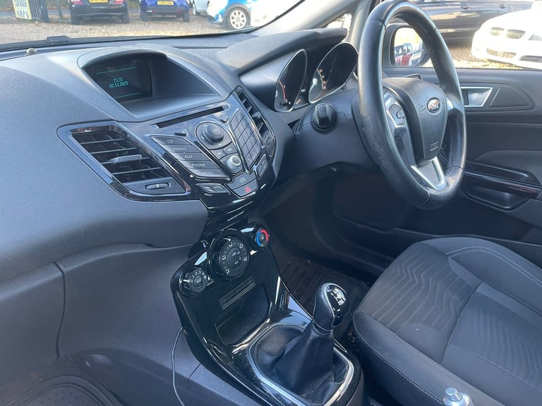 2014 Ford Fiesta 1.5 TDCi Zetec Hatchback 5dr Diesel Manual Euro 5 (75 ps)