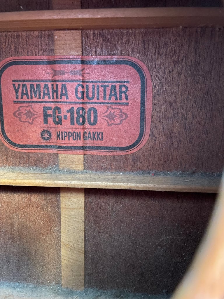 Vintage Yamaha fg-180 red label acoustic guitar