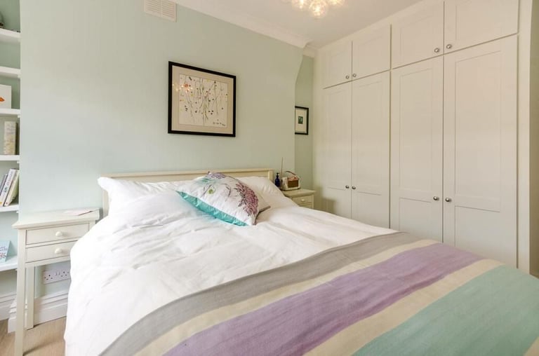 🐟 Spacious Double Room in Limehouse – Fully Furnished – All Bills Included £770 PCM! 🐟