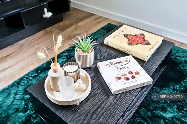 1 bedroom flat in Station Parade, Sevenoaks, TN13 (1 bed) (#2476780)