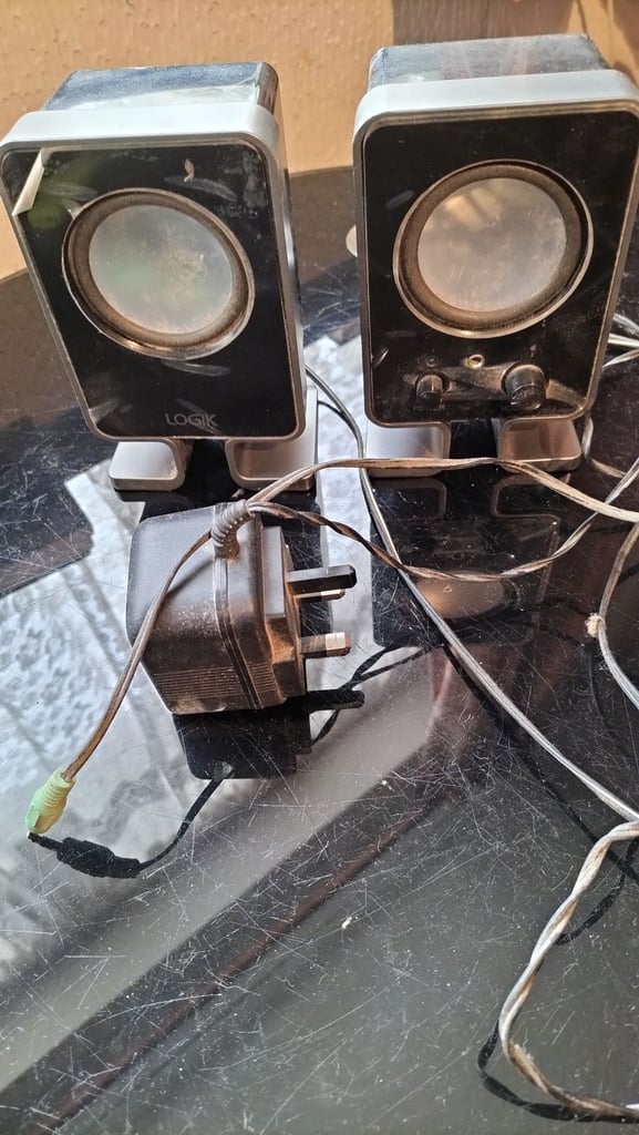 LOGIK multi media speakers 