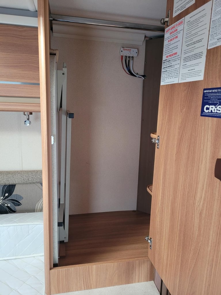 Swift Challenger Sport 584 2013 Single Axle 4 Berth - Motor Mover, Island Bed