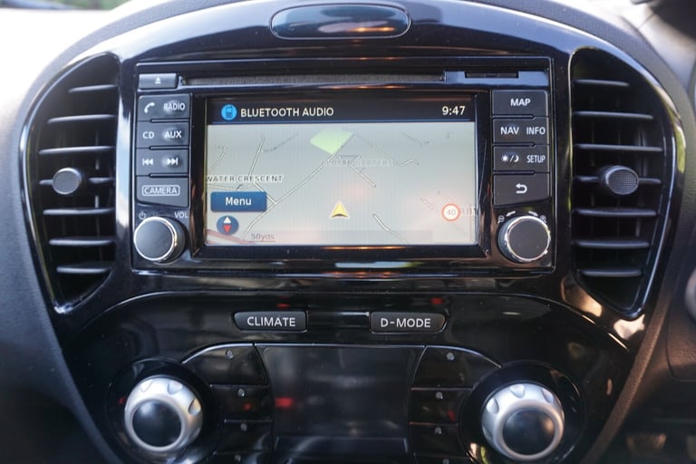 2017 Nissan Juke 1.2 DiG-T Tekna 5dr HATCHBACK Petrol Manual - Image 24