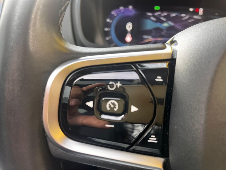 2023 Volvo XC90 2.0h T8 Recharge 18.8kWh Plus Auto 4WD Euro 6 (s/s) 5dr ESTATE Petrol/Electric Hy...
