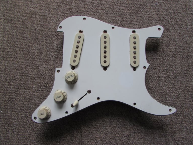 Korean Gold Logo/Label Squier Stratocaster strat-loaded original pickguard 1996