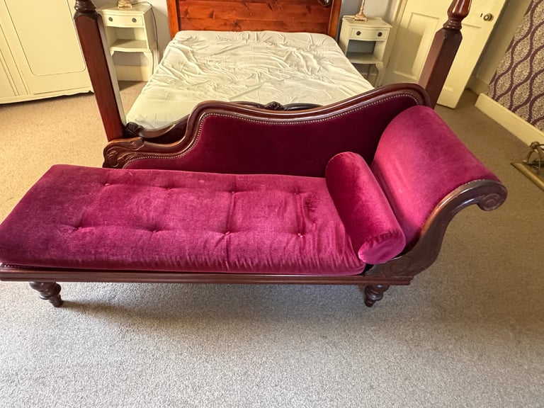 image for Victorian Chaise Longue with velvet upholstery 