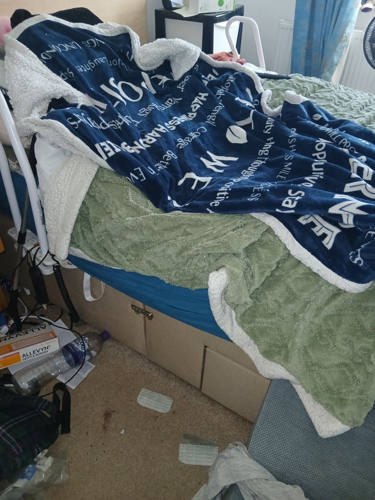 Large double Riser/recliner bed 