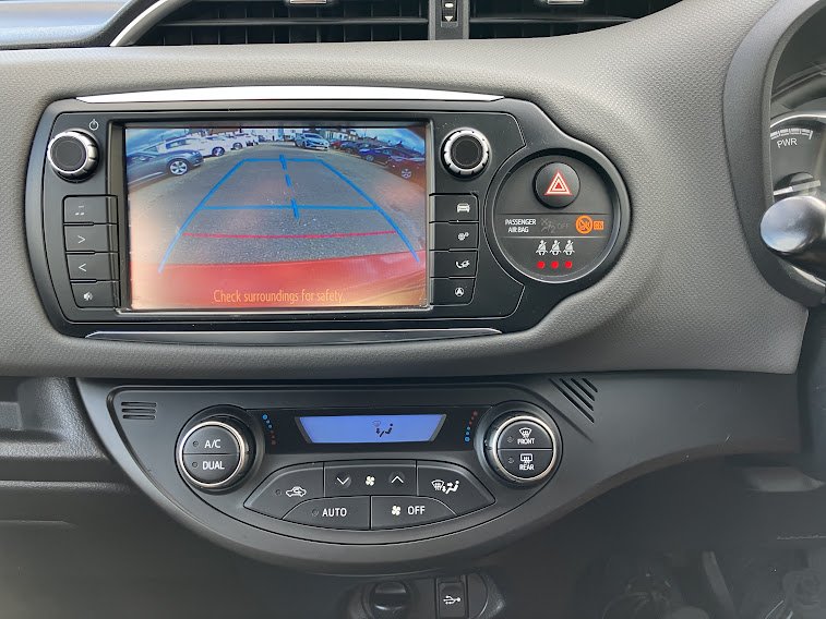 TOYOTA YARIS 1.5 VVT-h Icon Automatic 2015