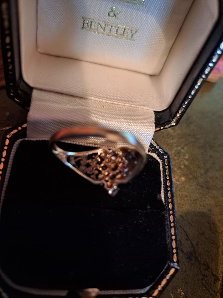 Brooks and Bentley Amethyst Cross Ring