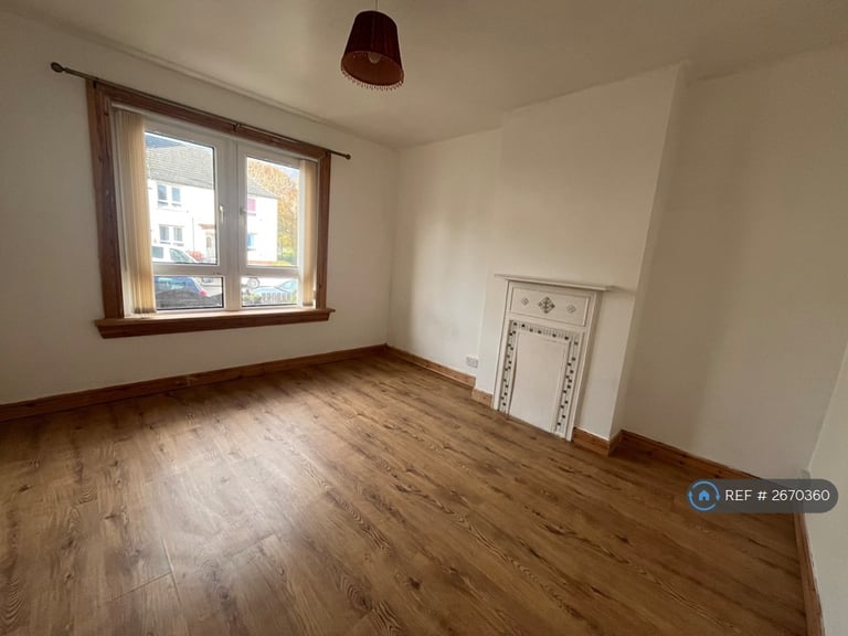 2 bedroom flat in Fulton Street, Glasgow, G13 (2 bed) (#2670360)