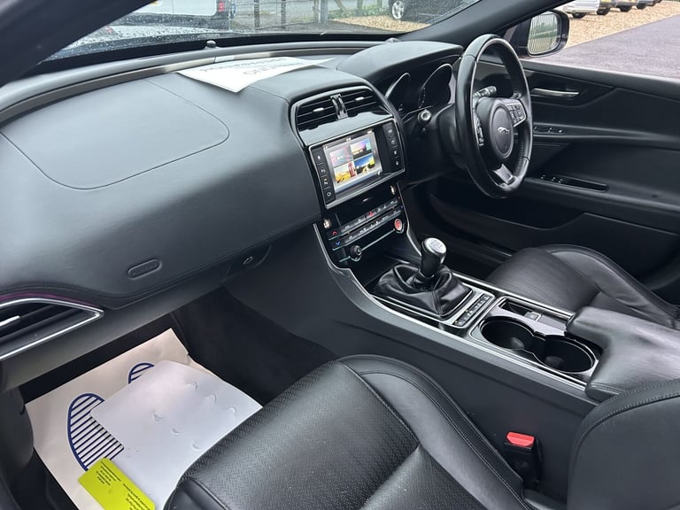 JAGUAR XE XE SPEC NEW MOT 2015