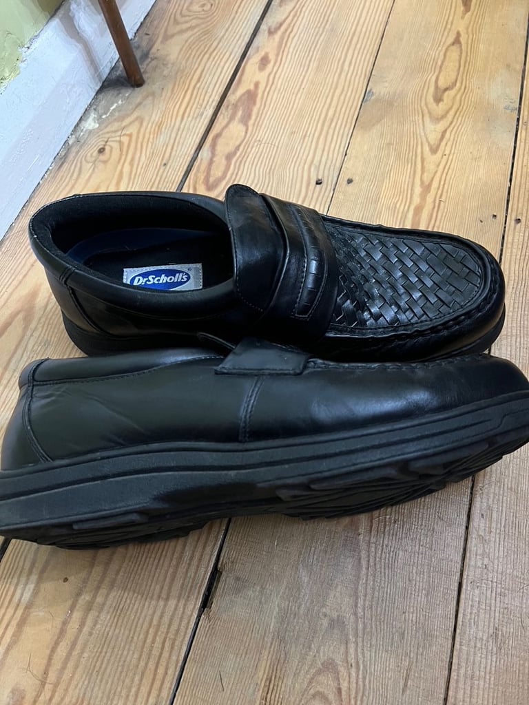 image for mens Dr Scholls black Weaver slip on leather shoes size 12W so wide fit