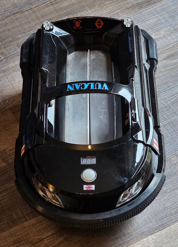 Boatman Vulcan Pro v2. Baitboat with Autopilot gps & Sonar. Carp Fishing.