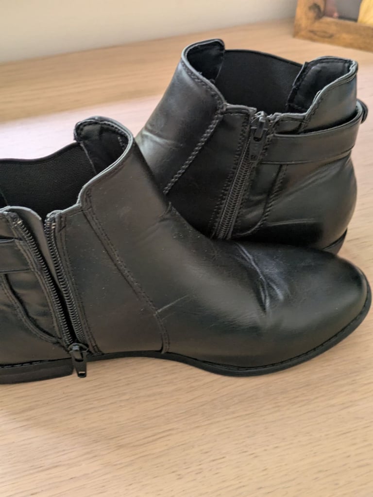Women's Chelsea boots