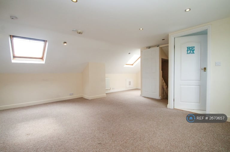 3 bedroom house in Carr Hill Grove, Calverley, Pudsey, LS28 (3 bed) (#2673657)