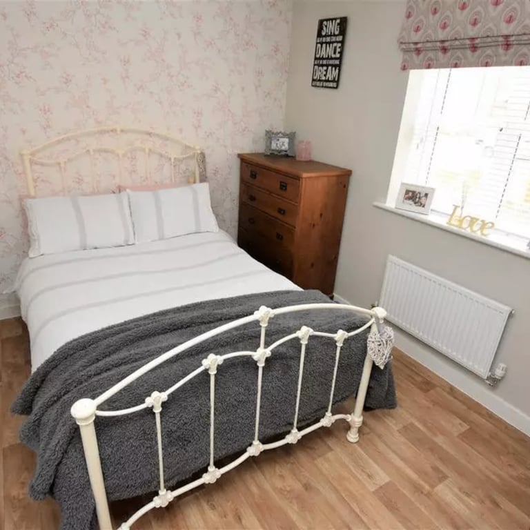 Capacious NON-PAYEMNT ROOMS in B11 3SB available! Rooms 2 and 4 are free