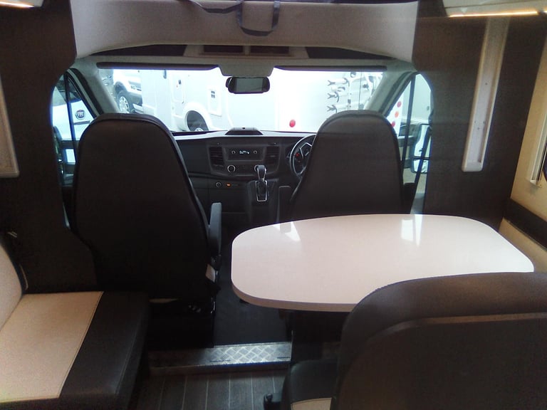 Ford ROLLER TEAM ZEFIRO 696 AU Motorhome Campervan