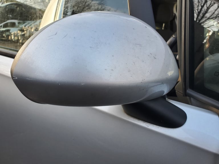 BREAKING : VAUXHALL CORSA E (2015-19)	1.3d	colour:	Z176 , engine:	LKU / B13DTR