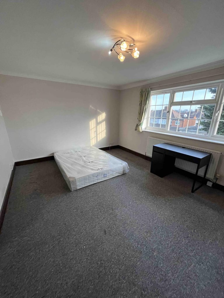 3 bedrooms in 63 Carterhatch Road, EN3 5LT