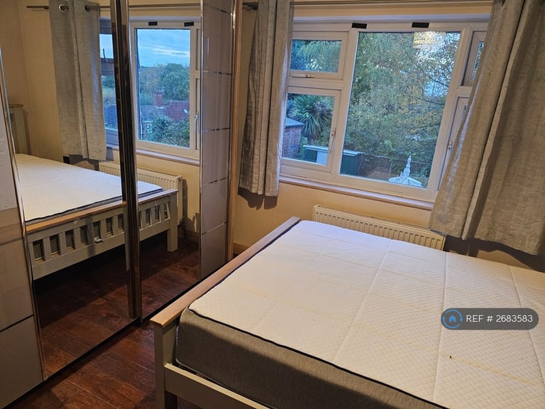 3 bedroom house in Upton Drive, Nottingham, NG5 (3 bed) (#2683583)