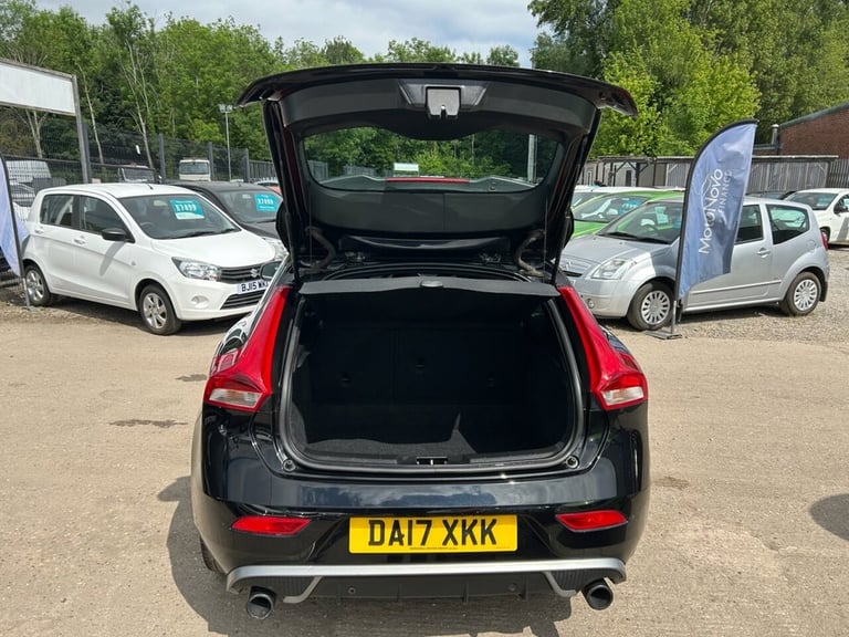 2017 Volvo V40 2.0 T2 R-Design Nav Plus Hatchback 5dr Petrol Manual Euro 6 (s/s) (122 ps) Hatchba...