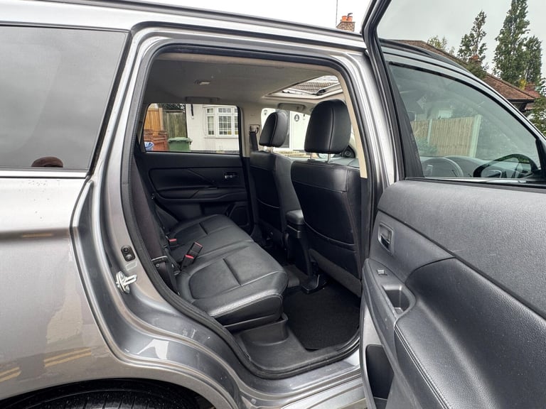  Mitsubishi Outlander 2.0h 12kWh GX4hs CVT 4WD Euro 5 (s/s) 5dr Petrol/Electric Hybrid Automatic