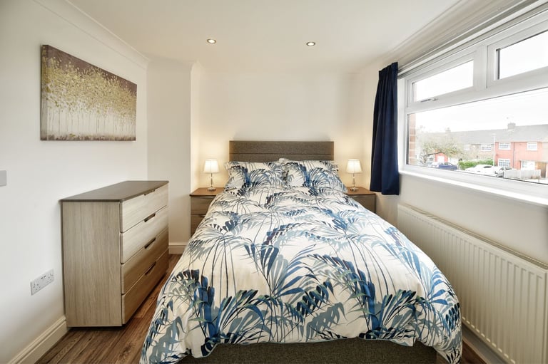 £1000pcm. All Bills Included, Boutique 1 Bedroom Apartment With Off Road Parking & Free Wi-Fi