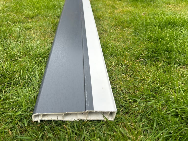 Anthracite door sill