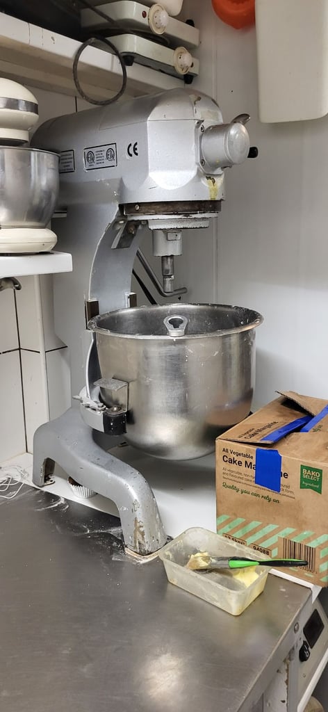 Fully equipped bakery to rent