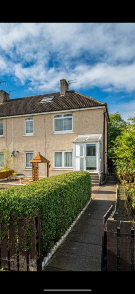 2 bedroom upper cottage flat